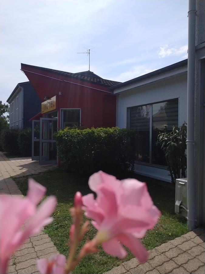 Hotel - Restaurant Du Lac - Agen Boé Exterior foto